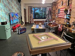 Tainan Rock nest view inn