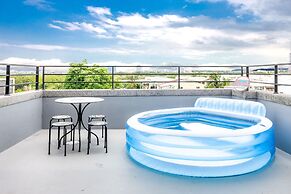 Tainan Rock nest view inn