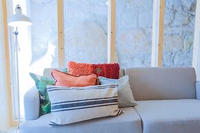 Mac003 · Macario Wood Apartment // Netflix