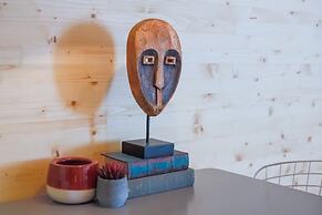 Mac003 · Macario Wood Apartment // Netflix