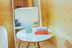 Mac003 · Macario Wood Apartment // Netflix