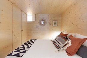 Mac003 · Macario Wood Apartment // Netflix