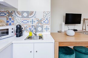 Nada04 · Studio Apartment With Balcony Next to Ribeira