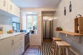 Frs001 · Vinofino 2B Duplex Private Garden · Wifi · View
