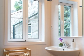 Frs001 · Vinofino 2B Duplex Private Garden · Wifi · View