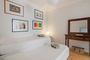 Penha1 · Lisbon's Charming and Bright Apartment