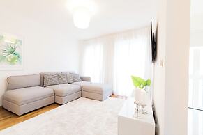 Chiad1 · Duque 53 Amazing Terrace · Netflix · AC