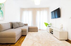 Chiad1 · Duque 53 Amazing Terrace · Netflix · AC