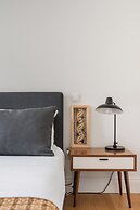 Lis001 · Mid-century Inspired Apartment With River Views