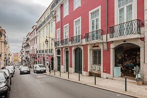 Lis001 · Mid-century Inspired Apartment With River Views