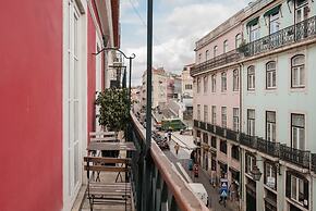 Lis001 · Mid-century Inspired Apartment With River Views