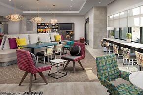 Home2 Suites by Hilton Denver Central Park