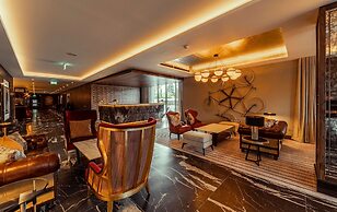 The Fellows House Cambridge, Curio Collection by Hilton