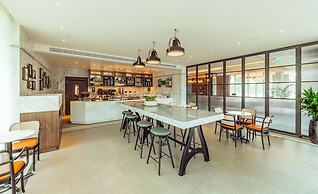 The Fellows House Cambridge, Curio Collection by Hilton