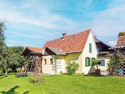 Holiday Home in Gersdorf Near a Swimming Lake