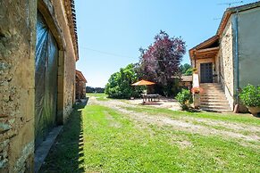 Tranquil Escape in Loubejac