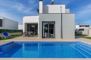 Luxury Villa With Private Pool