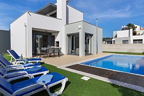 Luxury Villa With Private Pool