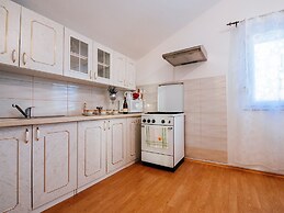 Beautiful Holiday Home in Maslenica Near Beach