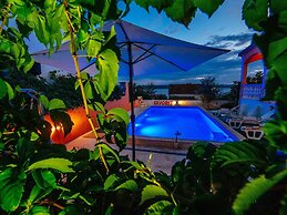 Beautiful Holiday Home in Maslenica Near Beach