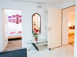 Beautiful Holiday Home in Maslenica Near Beach