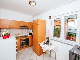 Beautiful Holiday Home in Maslenica Near Beach