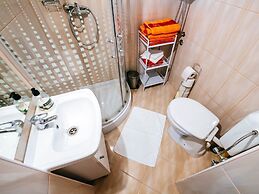 Beautiful Holiday Home in Maslenica Near Beach