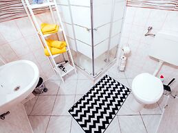 Beautiful Holiday Home in Maslenica Near Beach