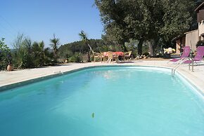 Villa in Provence With Pool and Vineyard Views