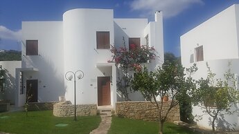 Splendid Holiday Home With Swimming Pool