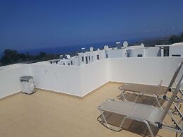 Splendid Holiday Home With Swimming Pool