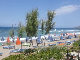 Splendid Holiday Home With Swimming Pool