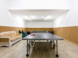 Torine - Capacious Holiday Home in Neorić with Heated Swimming Pool