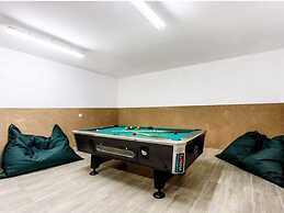 Torine - Capacious Holiday Home in Neorić with Heated Swimming Pool