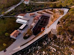 Torine - Capacious Holiday Home in Neorić with Heated Swimming Pool