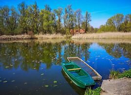 Torine - Capacious Holiday Home in Neorić with Heated Swimming Pool