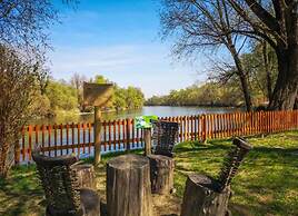 Torine - Capacious Holiday Home in Neorić with Heated Swimming Pool