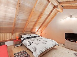 Pleasant Holiday Home in Polača with Swimming Pool