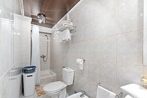 Pleasant Holiday Home in Polača with Swimming Pool
