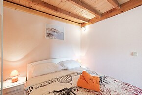 Pleasant Holiday Home in Polača with Swimming Pool