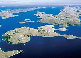 Pleasant Holiday Home in Polača with Swimming Pool