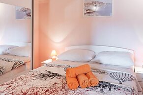 Pleasant Holiday Home in Polača with Swimming Pool