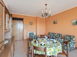 Apartment With Pool in Tuoro sul Trasimeno