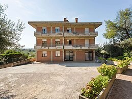 Apartment With Pool in Tuoro sul Trasimeno