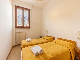 Spacious Lakefront Apartment