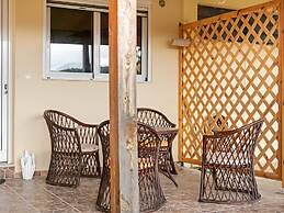 Welcoming Apartment in Venerato With Garden