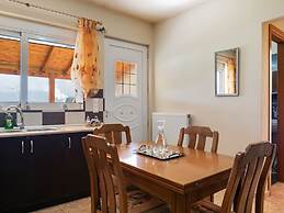 Welcoming Apartment in Venerato With Garden