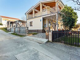 Modern Holiday Home in Jasenice With Veranda