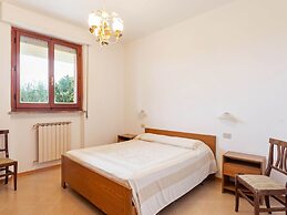 Apartment in Tuoro sul Trasimeno With Pool