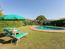Apartment in Tuoro sul Trasimeno With Pool